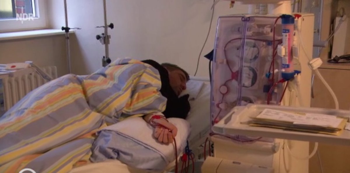 POTRESNE SNIMKE Ivan Klasnić triput tjedno ide na dijalizu: "San mi je stati na noge i normalno živjeti"