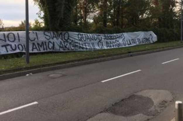 Drama s Icardijem i navijačima: Pištoljem otjerani od njegove kuće, gdje su mu ostavili poruku