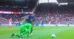 United se upisao u povijest i preskočio Arsenal: Pogledajte veliki kiks bivšeg vratara Barce i Mourinhovu reakciju