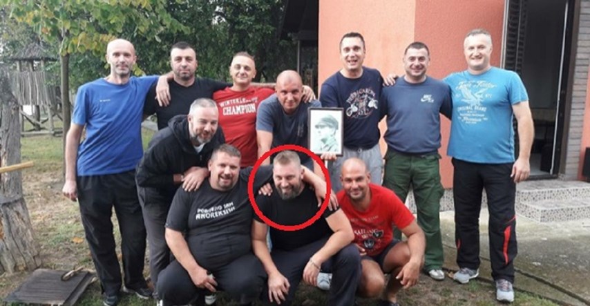 Pogledajte kako HSS-ov vijećnik pozira sa slikom Ante Pavelića