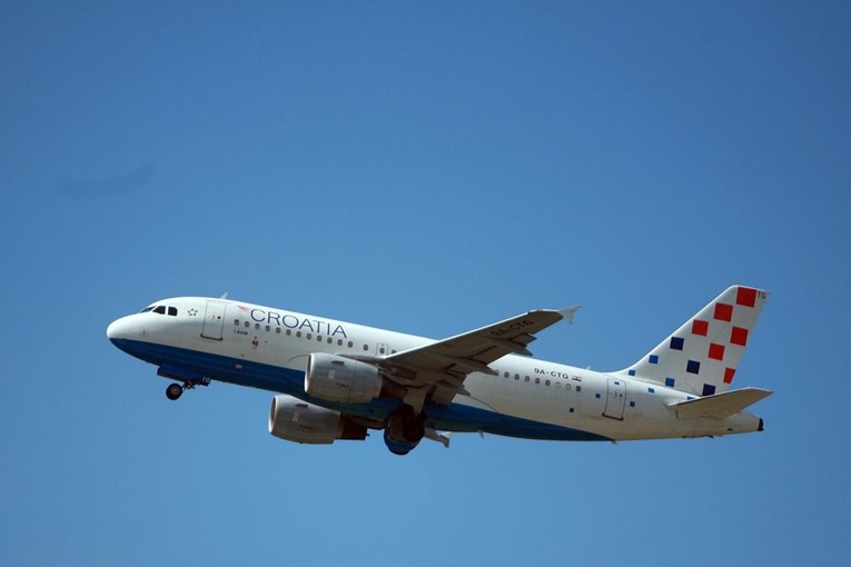 Putnicima Croatia Airlinesa na letu za Munchen po glavi curila voda