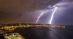 FOTO Grmljavinsko nevrijeme sinoć u Splitu, Meteoalarm se oglasio za Zagreb i Osijek