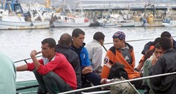 U Libiji se prevrnuo brod s migrantima, najmanje devedeset mrtvih