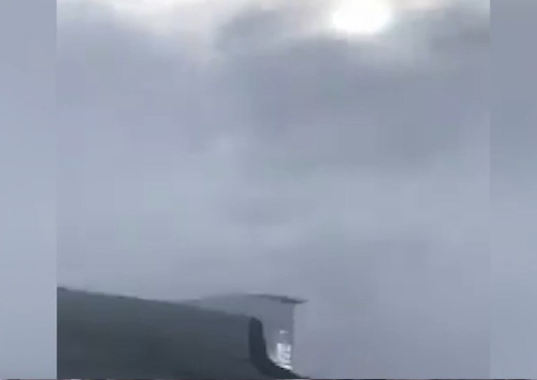 VIDEO Avionom uletjeli u centar uragana Irme