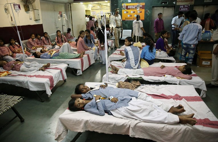 Više od 200 djece u Indiji završilo u bolnici zbog istjecanja plina