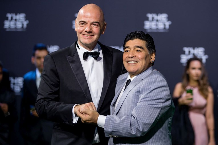 MARADONA PRVI PUT "IGRA" S BOBANOM Postao FIFA-in borac protiv korupcije