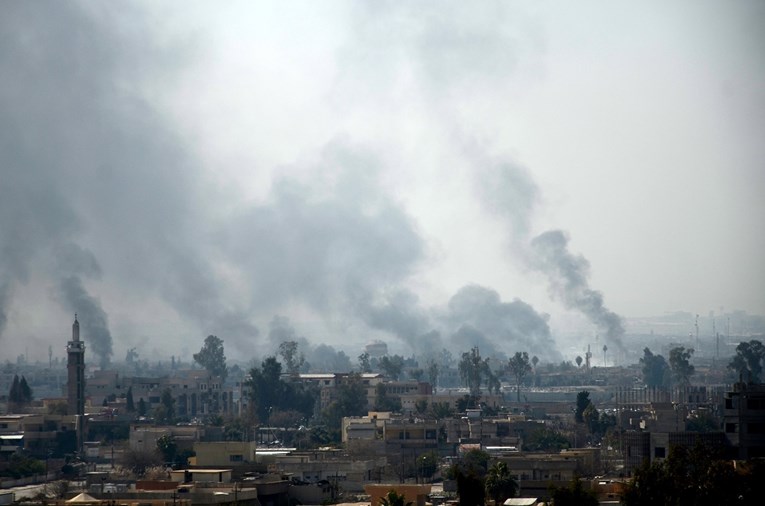 Iračke snage zaustavile napad u Mosulu jer je pobijeno previše civila
