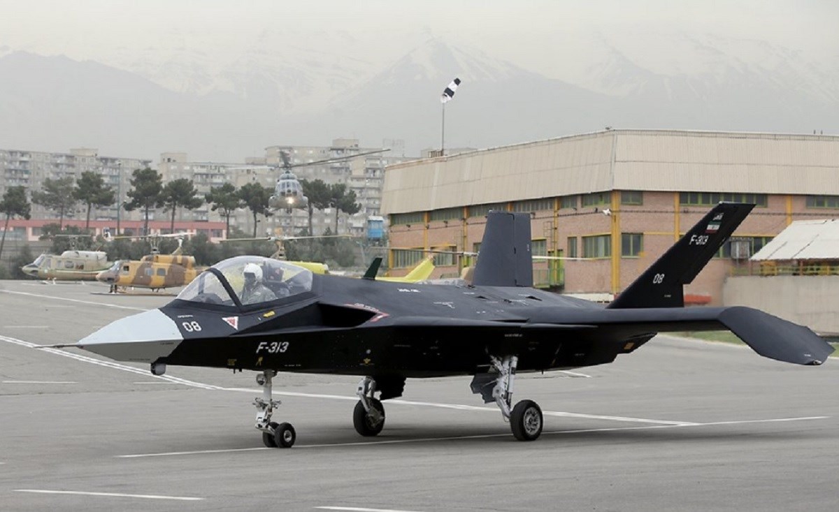 VIDEO Iran se pohvalio "nevidljivim" lovcem, radi li se o maketi ili pravom avionu?