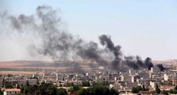 Zrakoplov se tijekom bombardiranja srušio na tržnicu u Siriji, najmanje 12 poginulih