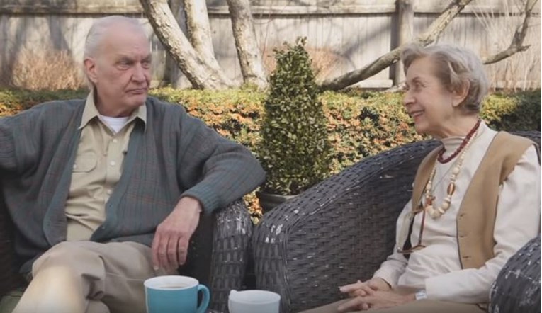 VIDEO Ovo dvoje staraca zbilja eksplicitno priča o seksu: "Radimo to jednakim žarom već 55 godina"