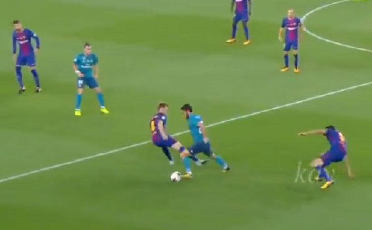RAKITIĆ I BUSQUETS JOŠ UVIJEK TRAŽE LOPTU Pogledajte poigravanje Isca s Barcinim zvijezdama
