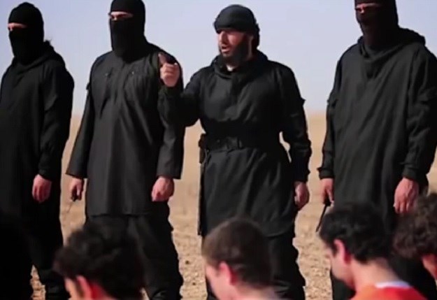 Divljaci ISIS-a u novom bolesnom videu natjerali djecu i starce da ubijaju zarobljenike