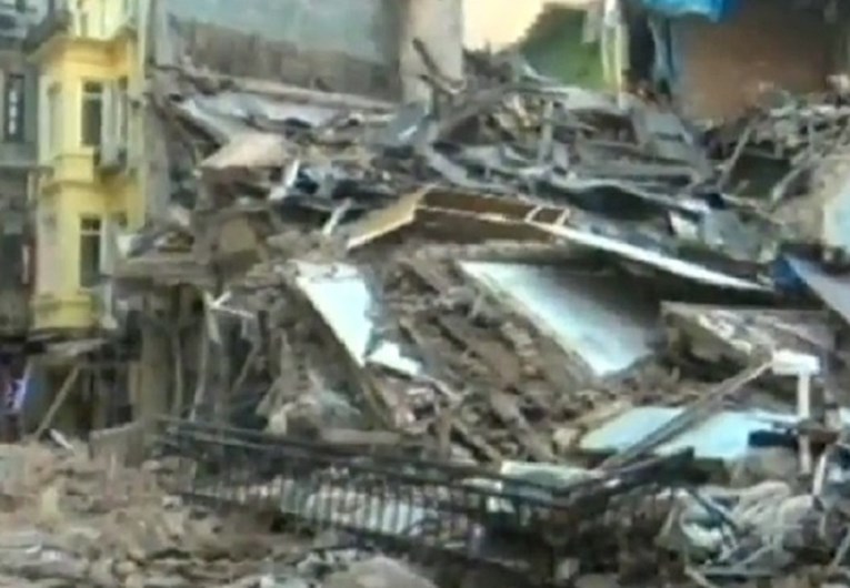 Srušila se zgrada u Poljskoj, najmanje petero mrvih, među žrtvama dvoje djece