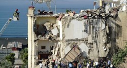Srušila se četverokatnica kraj Napulja, u ruševinama nestalo 8 osoba od kojih je dvoje djece