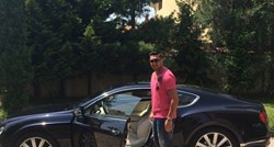 Ovaj je srpski nogometaš zaštitarima noćnog kluba posudio Bentleya u kojem su se zabili u Vučića