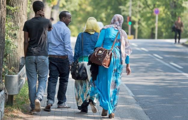 Rekordna godina: Njemačka revidira broj tražitelja azila s 450 na 750 tisuća