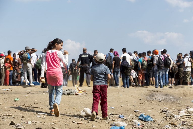Austrija želi da migranti traže azil izvan Europske unije
