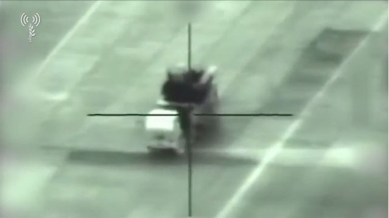 Pogledajte snimku trenutka u kojem izraelski projektil uništava sirijsku protuzračnu obranu