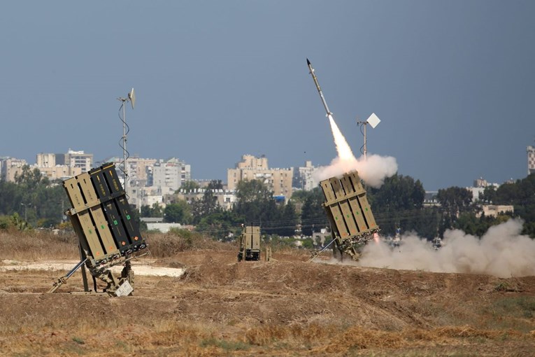 Izraelska vojska opet bombardirala Pojas Gaze