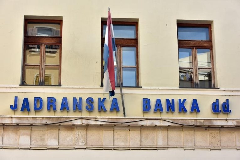 Serija uhićenja u Jadranskoj banci, zasad četvero privedenih