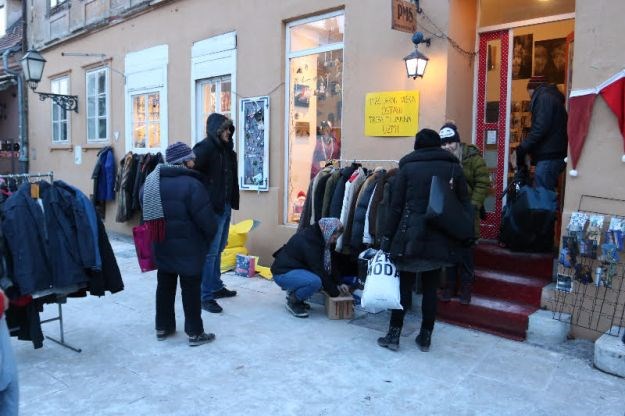 SVAKA ČAST U samo nekoliko sati građani donijeli više od 500 jakni za one koji nemaju