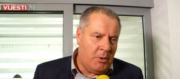 Jambo: Petrov je blefer, a Most sekta