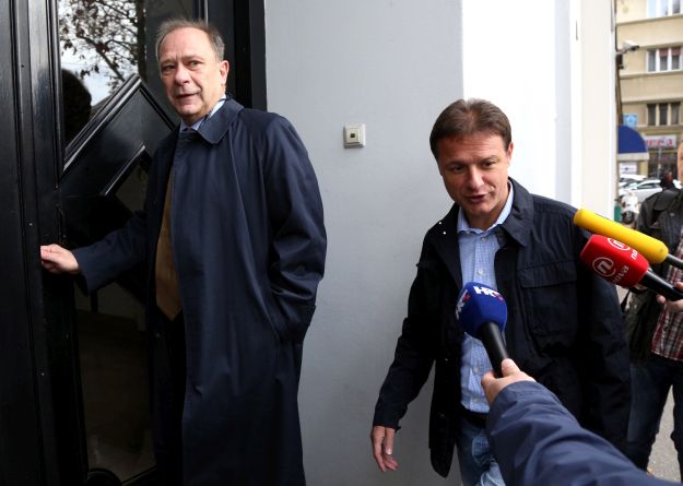 HDZ-ovci napustili sastanak vidno zadovoljni: Sastat ćemo se s Mostom danas ili sutra