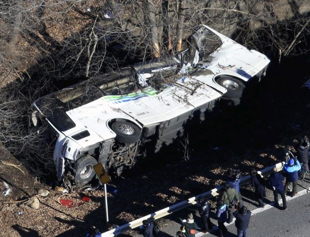 U stravičnoj prometnoj nesreći u Japanu poginulo 14 osoba