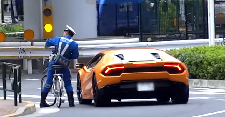 VIDEO Pogledajte policajca na biciklu kako lovi prekršitelja u Lamborghiniju