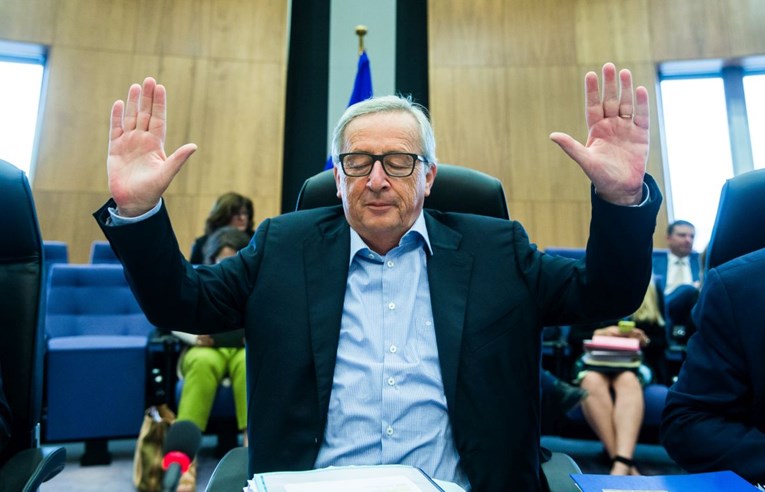 Juncker ironično: Nisam britanski premijer, iako bi bilo dobro da jesam