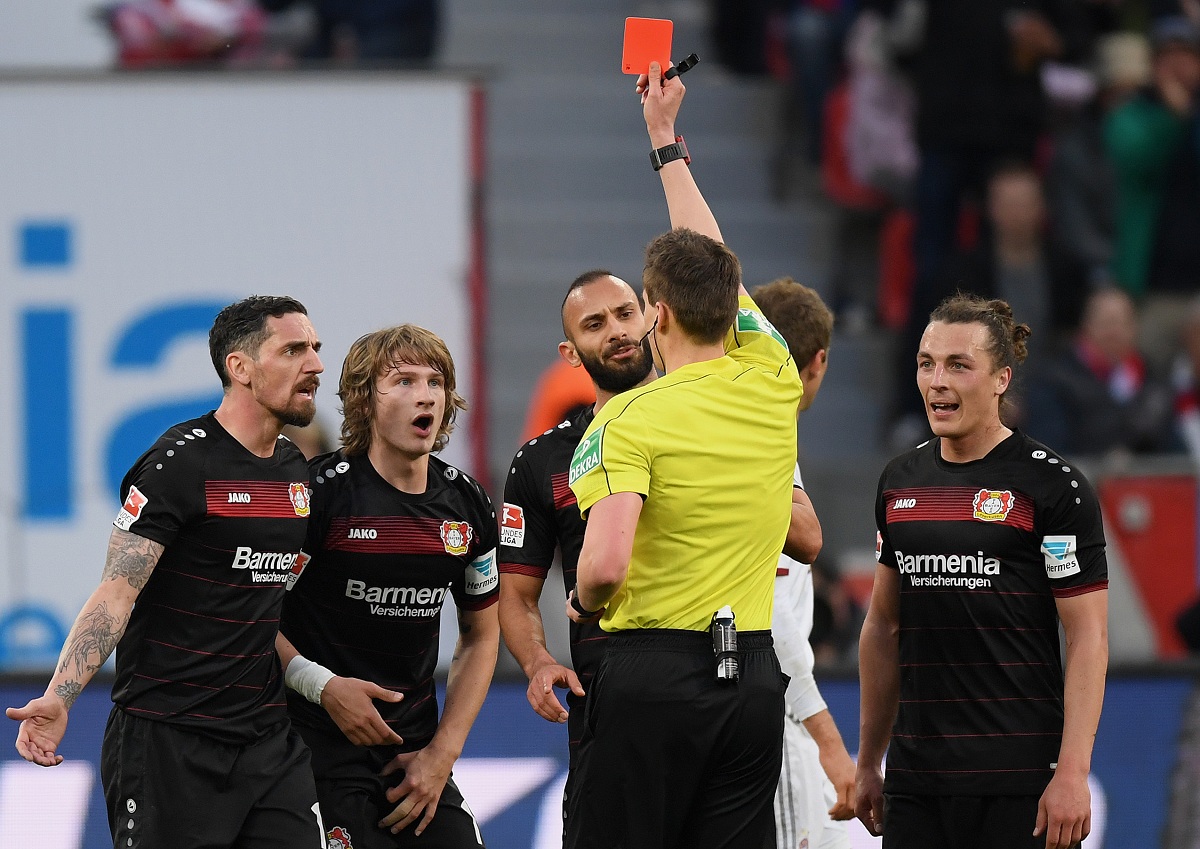 Bayern kiksao kod Bayera, Jedvaj ušao u povijest Bundeslige