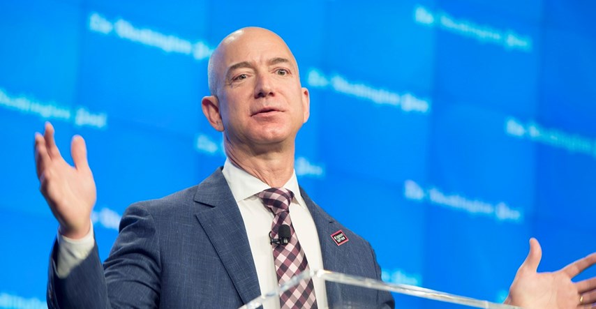 Forbes: Šef Amazona postao prvi milijarder čije je bogatstvo prešlo sto milijardi dolara