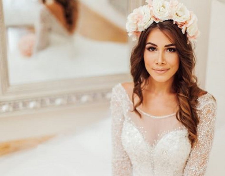 FOTO Vlasnica najpoznatije hrvatske guze iznenadila pratitelje fotkama u vjenčanici