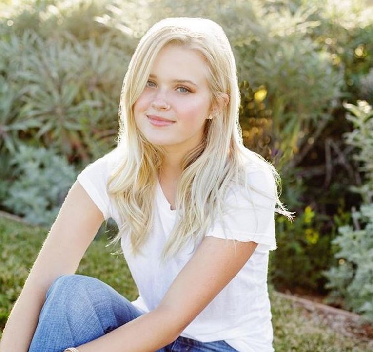 Reese Witherspoon ugodno iznenadila javnost darom koji je dala svojoj 18-godišnjoj kćeri