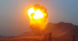 Zračni udar na skladište oružja u Jemenu izazvao golemu eksploziju, poginulo najmanje 69 ljudi