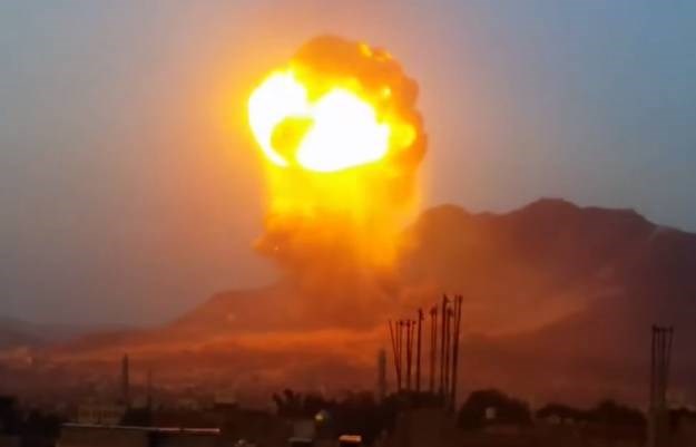 Zračni udar na skladište oružja u Jemenu izazvao golemu eksploziju, poginulo najmanje 69 ljudi