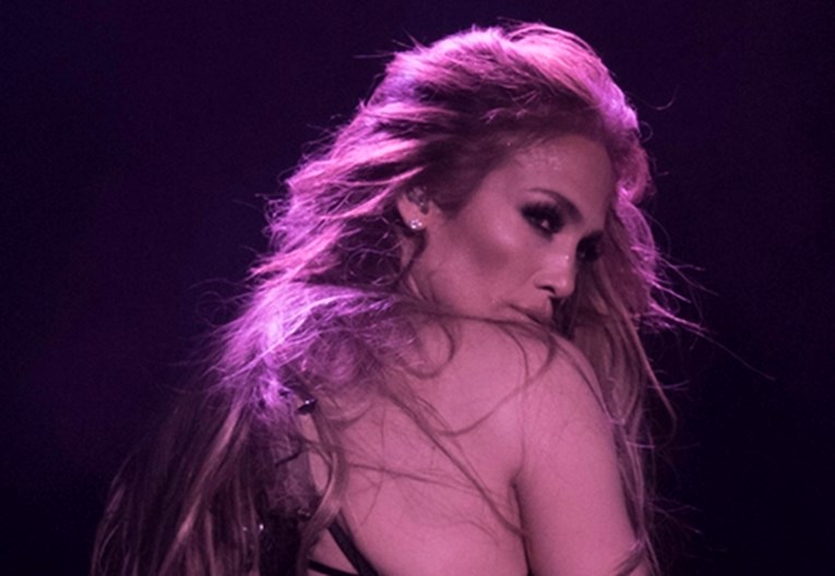 Jennifer Lopez izvela striptiz na sceni