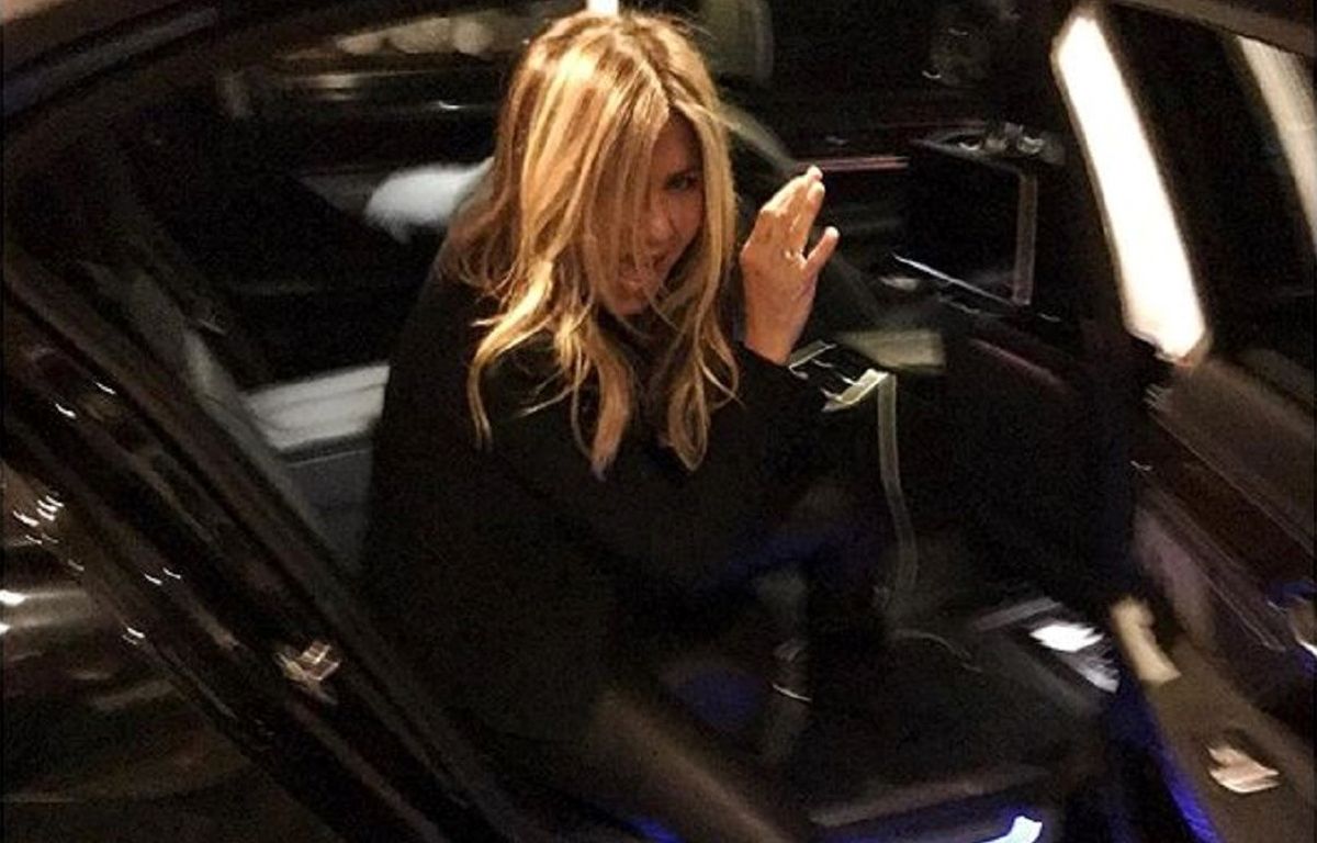 FOTO Jennifer Aniston 49. rođendan slavila u uskim kožnim hlačama