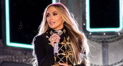 FOTO Jennifer Lopez odjenula "vagina" haljinu i održala predavanje o seksipilu