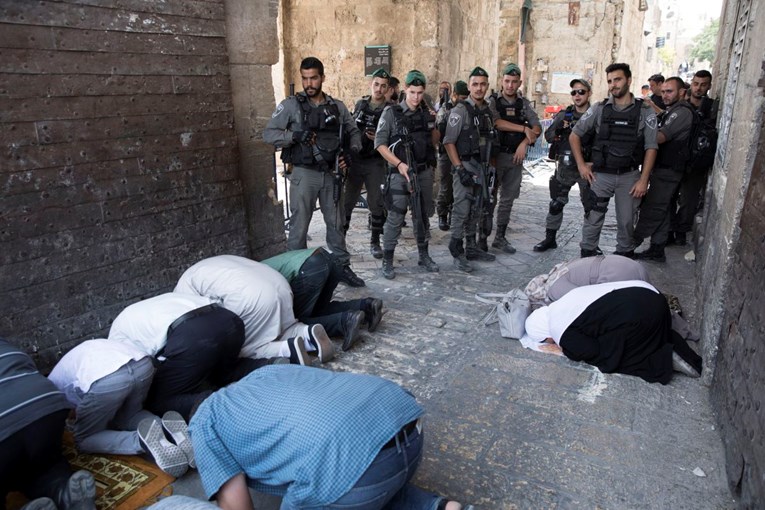 Policija u Jeruzalemu opet zabranila dolazak na molitvu muškarcima mlađim od 50 godina