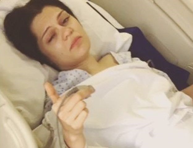 Jessie J poručila da nije u redu i da trpi veliku bol nakon misteriozne operacije