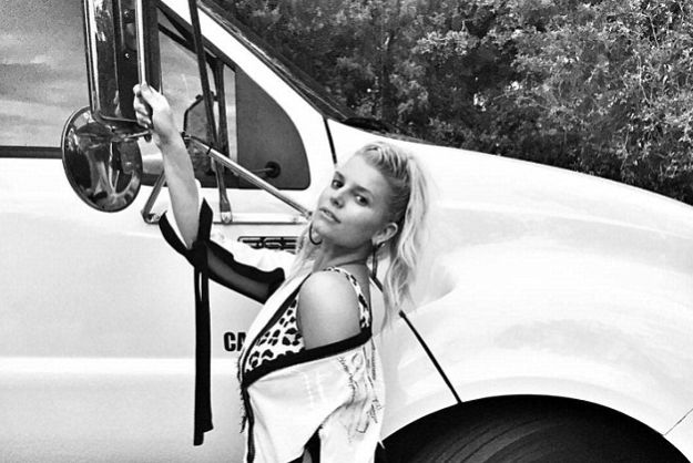 FOTO Bujna Jessica Simpson ovaj put je odlučila pokazati svoje savršene noge