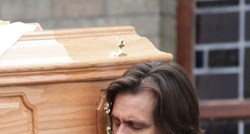 Neutješni Jim Carrey nosio lijes na pogrebu bivše djevojke