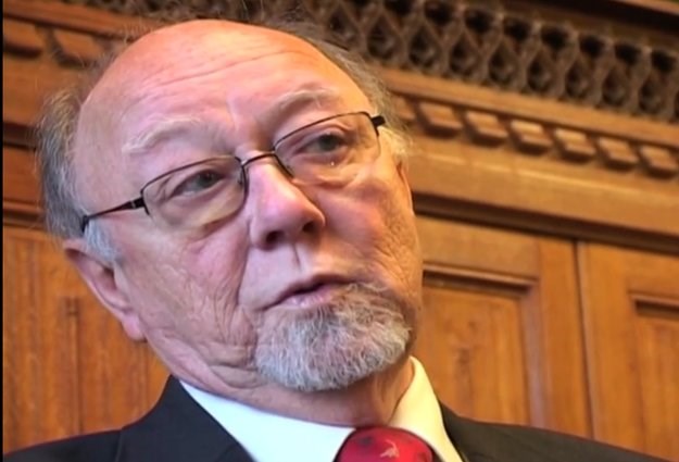 Ugledni engleski parlamentarac preminuo nakon cjelovečernjeg ispijanja "žestica"