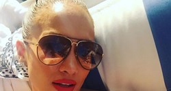 Nikad nije bila ovako seksi: J.Lo selfiejem u grudnjaku proslavila objavu novog spota