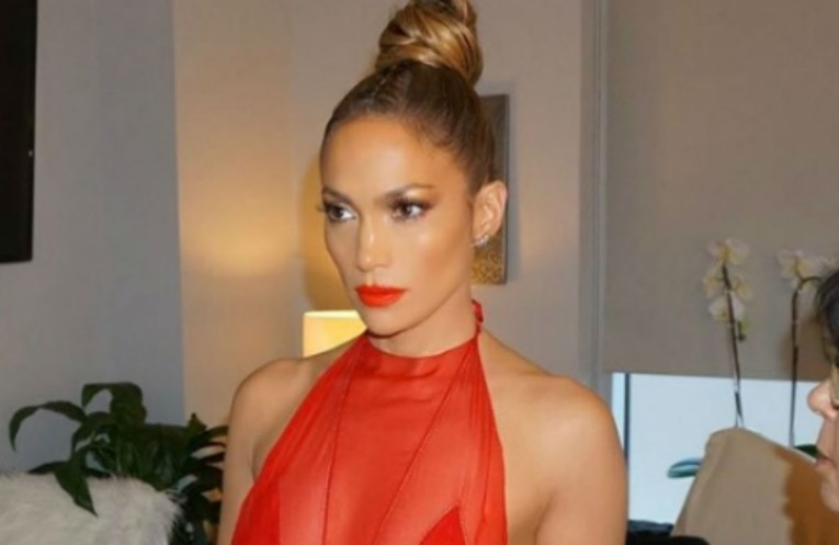 Jennifer Lopez priznala kako škrtari na ovom modnom dodatku