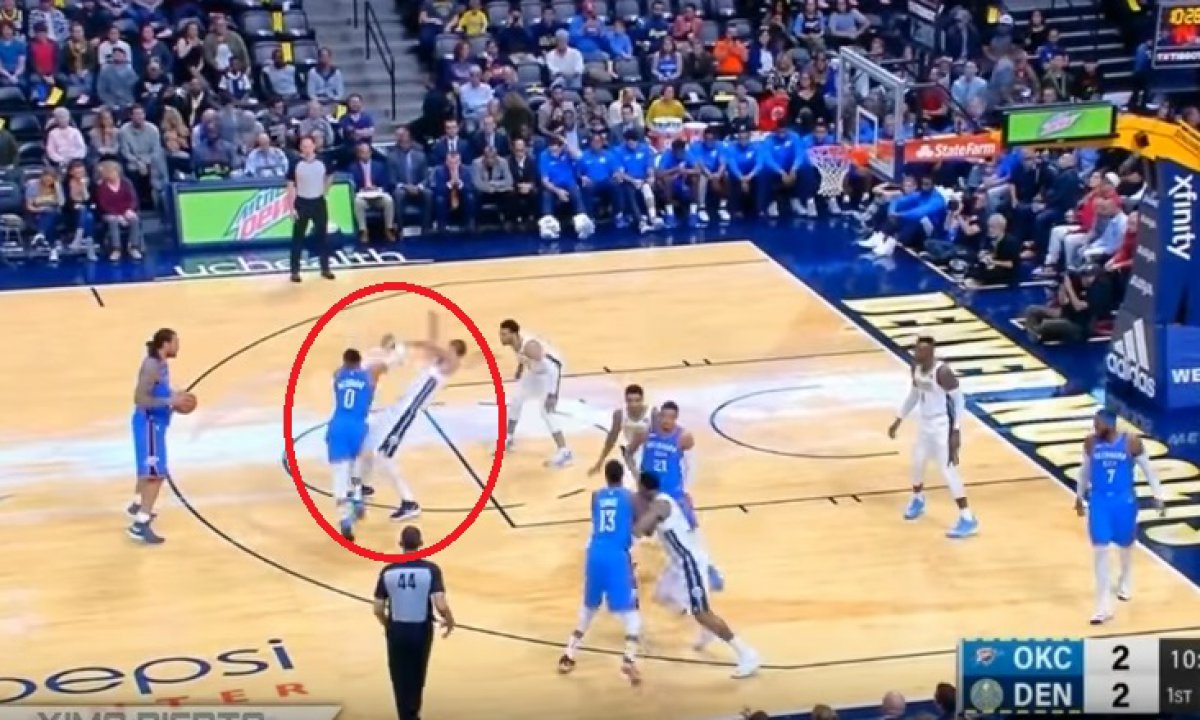 Pogledajte kako je Westbrook divljački nasrnuo na Jokića