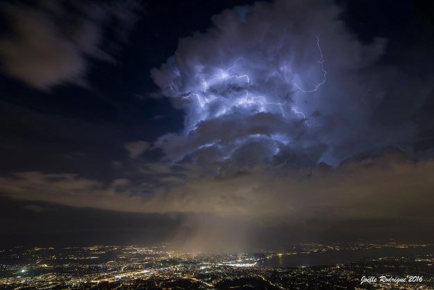 Internetski luđaci vidjeli fotografiju oblaka i zaključili da je za sve kriv CERN