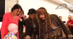 Neobično iznenađenje Johnnyja Deppa: Obukao se kao Jack Sparrow i ušetao u bolnicu