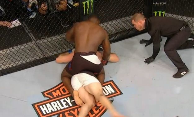 Rumble ekspresno nokautirao Badera, Rothwell ugušio Barnetta